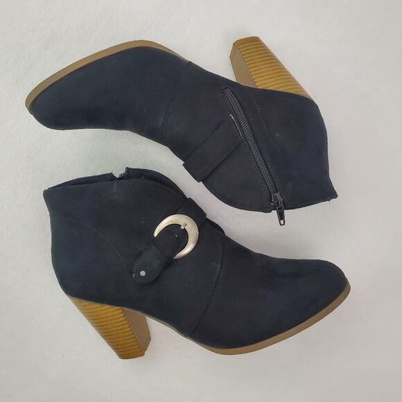 Maurices Trina style heeled bootie ankle boot - Picture 1 of 12